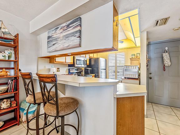 2nd image of 860 Elkhorn Ct Unit 313