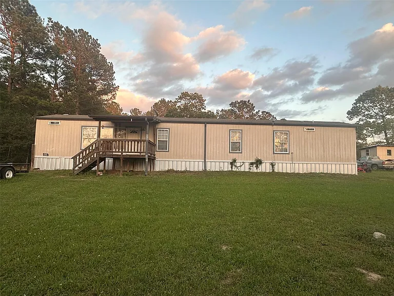14525 Oak Hill Ln — Photo 1