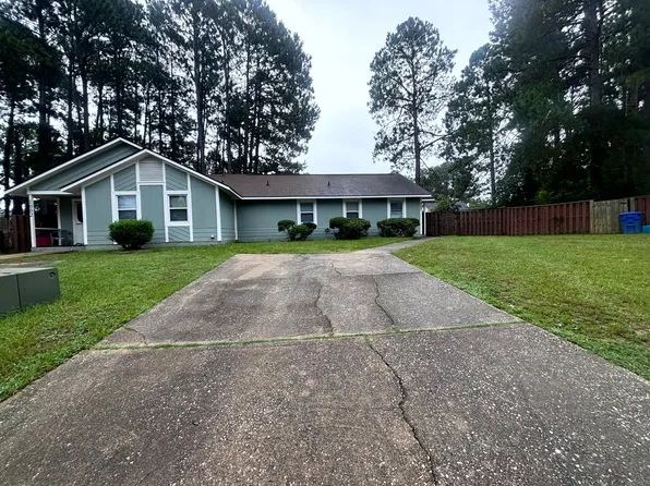 1000 Madiera Ct, Fayetteville, NC 28311