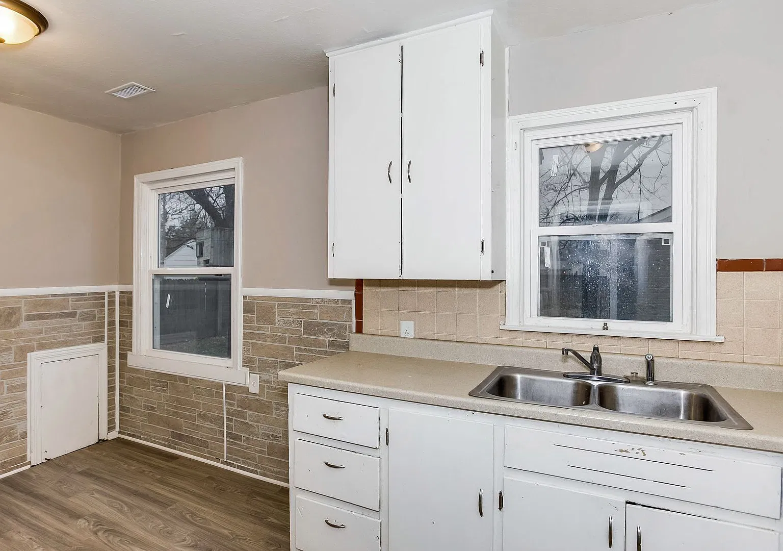 Cozy 3 Bedroom — Photo 2