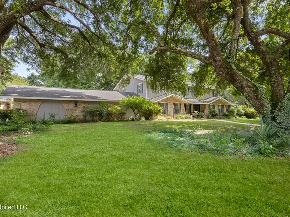 8116 Spanish Oak Dr, Gautier, MS 39553