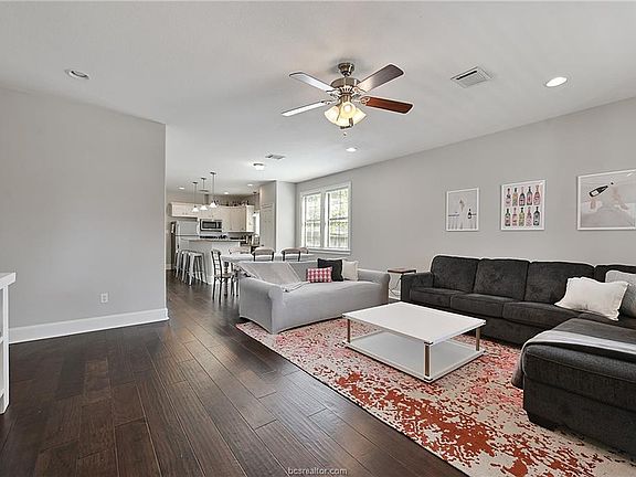 2nd image of 411 Montclair Ave