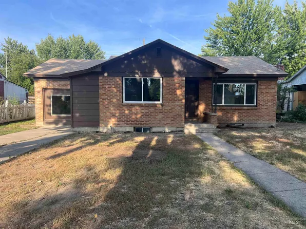 555 N 8 E, Mountain Home, ID 83647