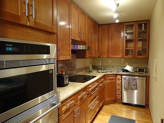 2nd image of 1960 Cherry Ln APT 301
