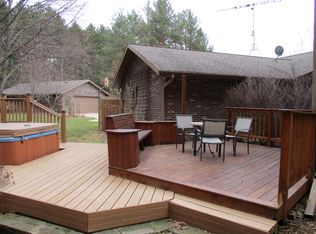 N2584 Brittany Ln, Waupaca, WI 54981