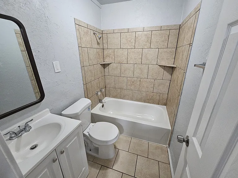 2505 NW Lincoln Ave — Photo 8