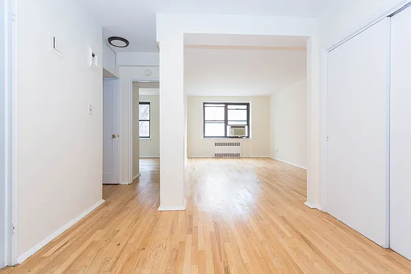 Sold by Keller Williams Realty Landmark | media 8