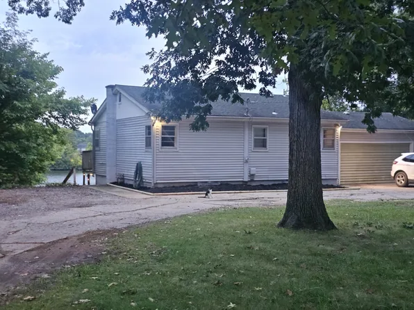 58766 Ash Rd, Three Rivers, MI 49093