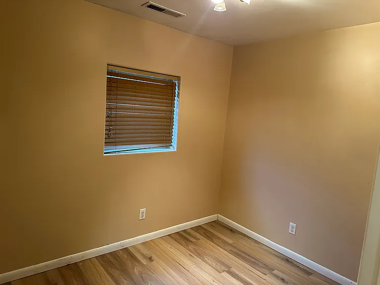 208 E 200 S #2 — Photo 10