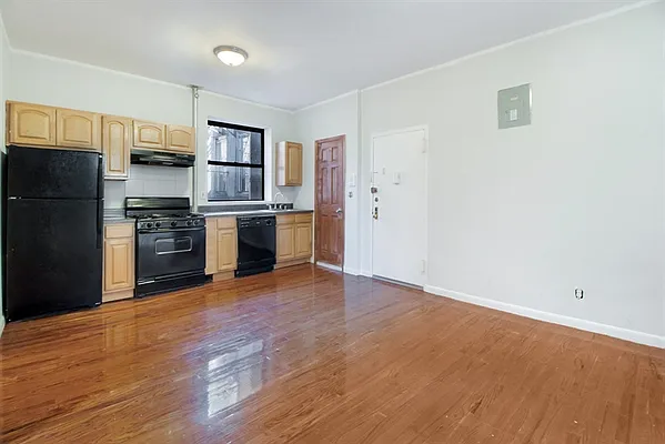 Rented by Triplemint | media 18