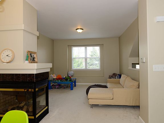 2nd image of 1141 N Claremont Dr