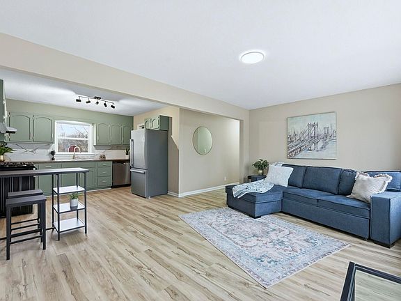 3rd image of 11608 Marywood Ln
