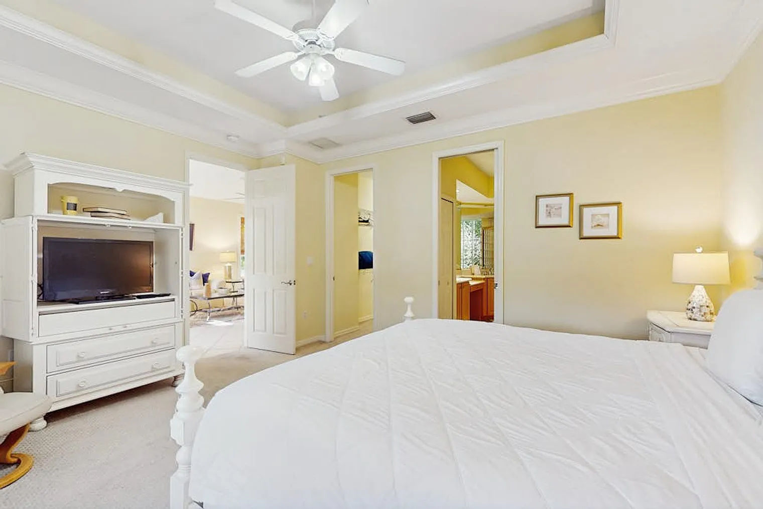 3 bed, 2.0 bath, 2292 sqft, $2,889 — Photo 4