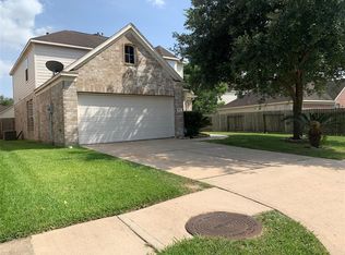 902 Vista Bend Dr, Houston, TX 77073
