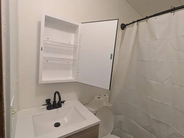 203 E Lincoln St #4 — Photo 4