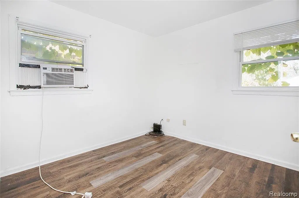 3 bed, 1092 sqft, $1,360 — Photo 3