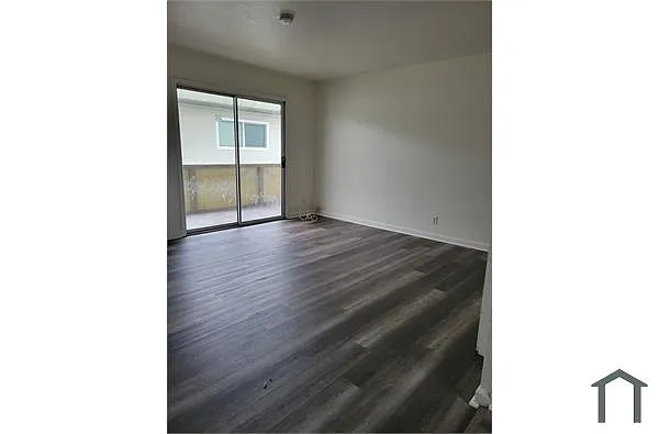 Building Photo - 2320 90th Ave #1