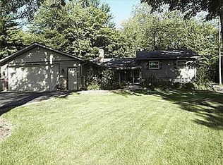 9075 Mountain View Dr, Chardon, OH 44024