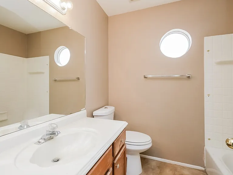 1811 S 39th St #3 — Photo 15