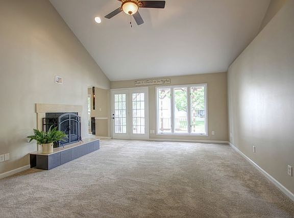 5th image of 501 Rosewood Dr