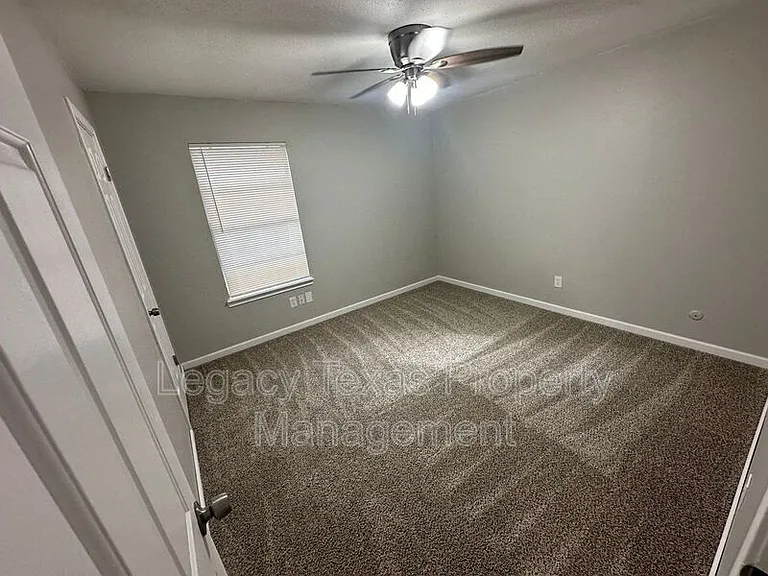 1608 Sun Valley Dr #D — Photo 16
