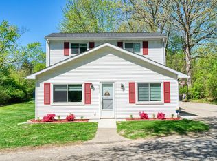 28615 Rollcrest Rd, Farmington Hills, MI 48334