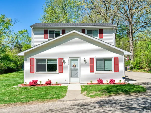 28615 Rollcrest Rd, Farmington Hills, MI 48334