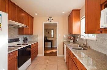 5th image of 744 Lois Ave