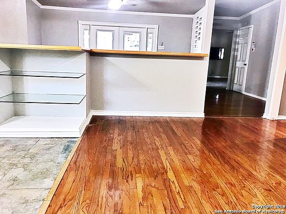 5th image of 343 Sandalwood Ln