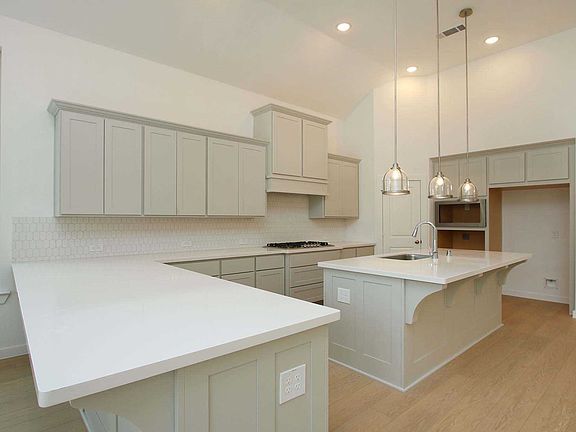 5th image of 7502 Spiceberry Lodge Ct