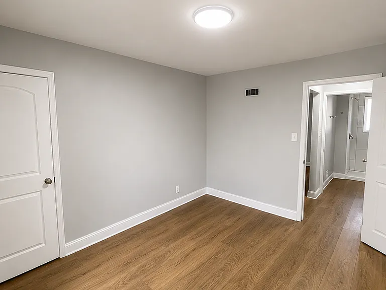 1505-1515 Franklin Park S — Photo 10