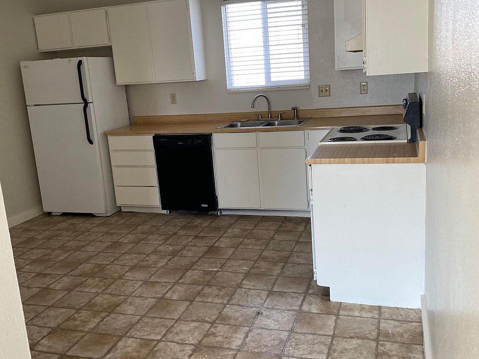 2nd image of 104 W 250 S #3