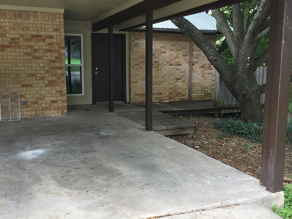 Your front door. Notice the oak tree! Deck is on the right side.