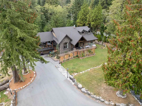 27242 Dewdney Trunk Rd, Maple Ridge, BC V2W 1N6