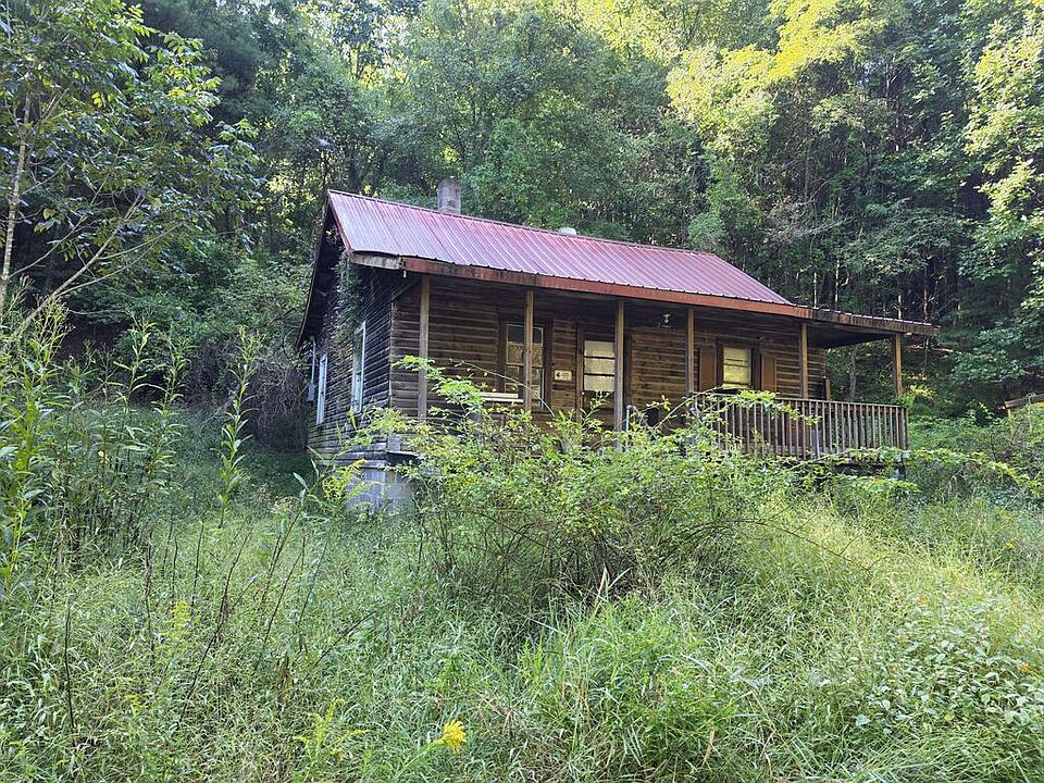2nd image of 123 Cardinal Rd