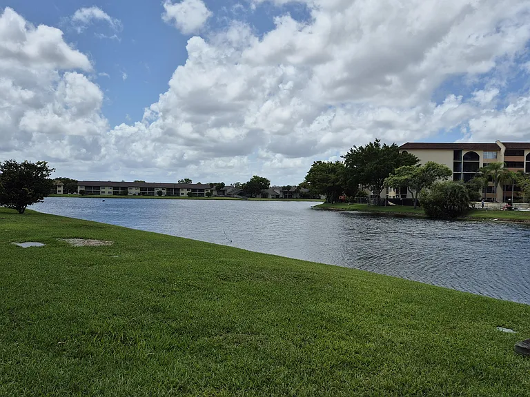 10039 Winding Lake Rd #202 — Photo 3
