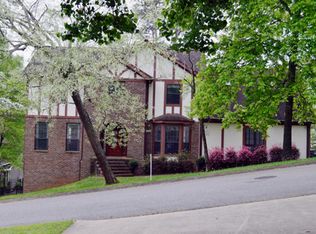 6411 Lake Shadows Cir, Hixson, TN 37343