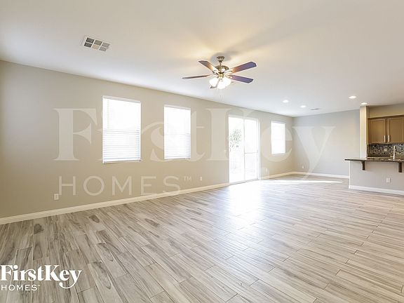 3rd image of 584 Little Moon Ave