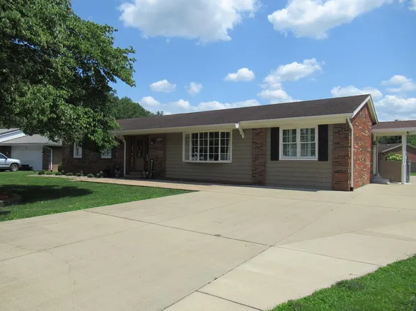 808 Dugan Dr, Paintsville, KY 41240