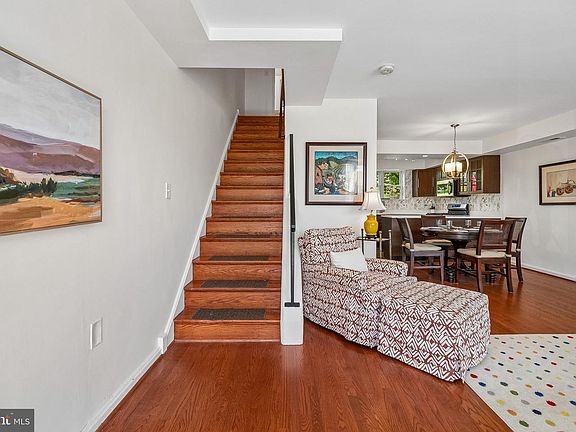 2nd image of 3812 Jason Ave
