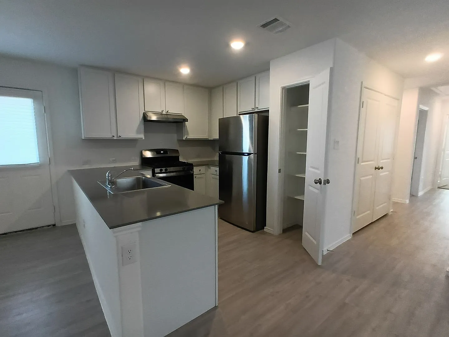 4BR Home in Silos Community! — Photo 4