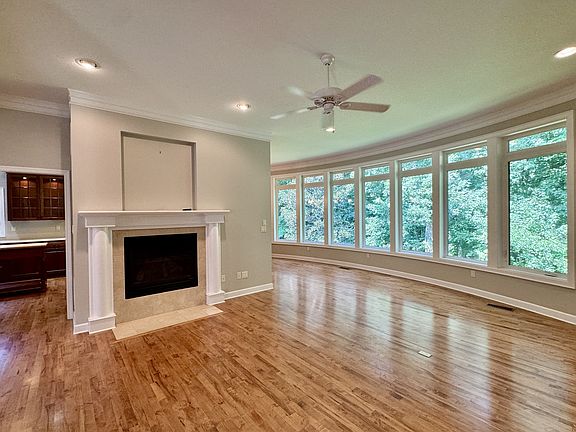 4th image of 124 Vinita Ln