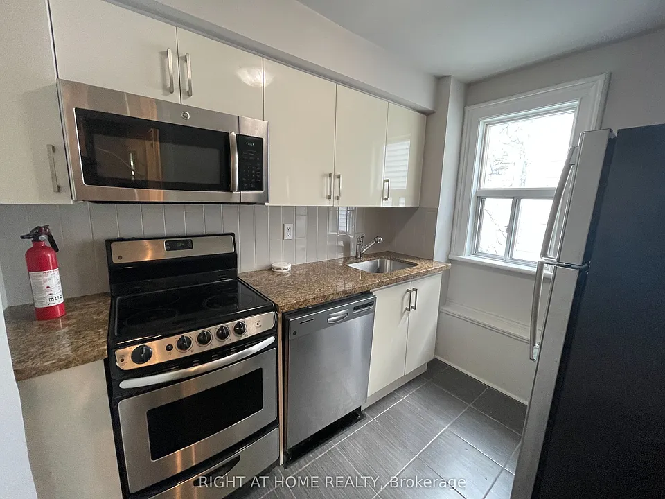 71 Cecil St #2