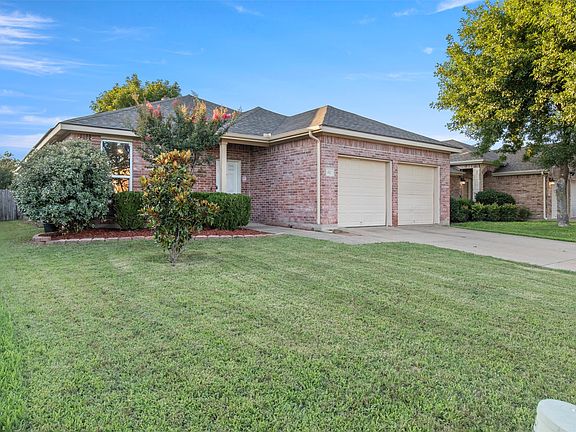 2nd image of 2832 Westover Dr