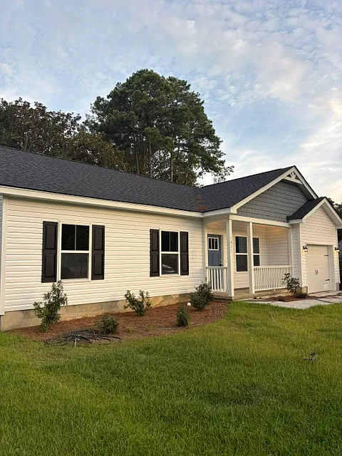 3 bed, 1350 sqft, $2,725 — Photo 2