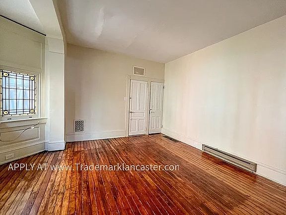 5th image of 132 College Ave Floor 1