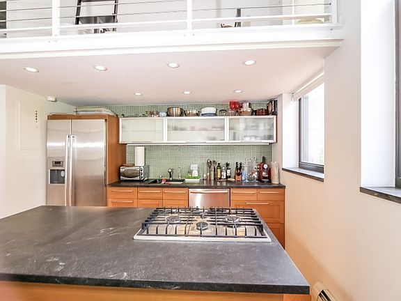 3rd image of 305 E 108th St APT 3G