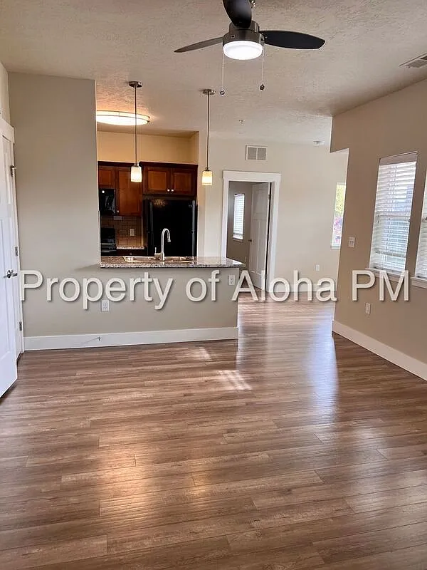 2 bed, 2.0 bath, 886 sqft, $1,801 — Photo 2