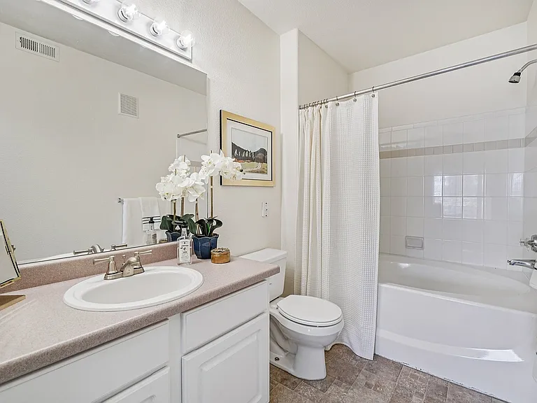 Adagio Apartments — Photo 15