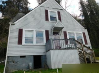 621 Ward Dr, Harlan, KY 40831